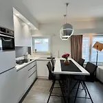 Modern Gelijkvloers Gezinsappartement Apartment *