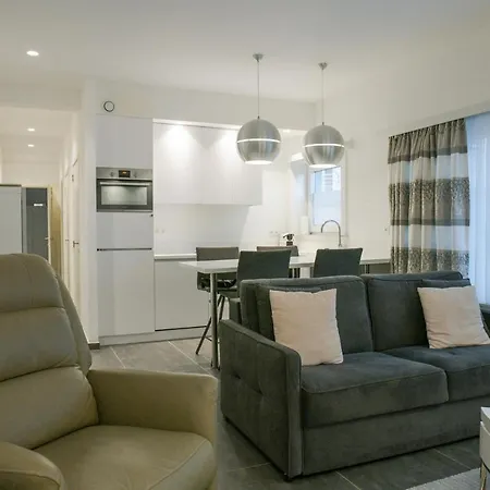 Modern Gelijkvloers Gezinsappartement